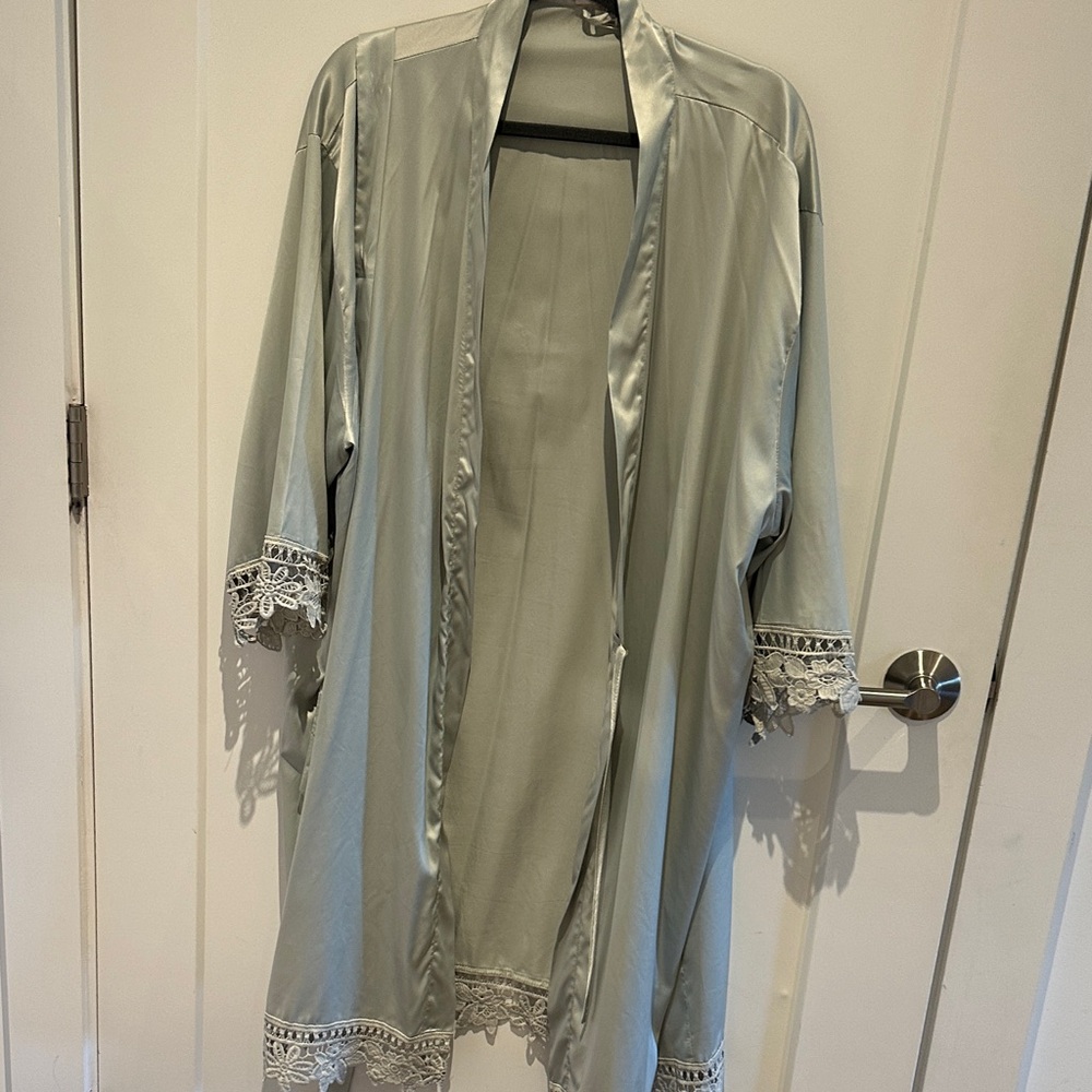 Elegant Satin Lace Trim Robe